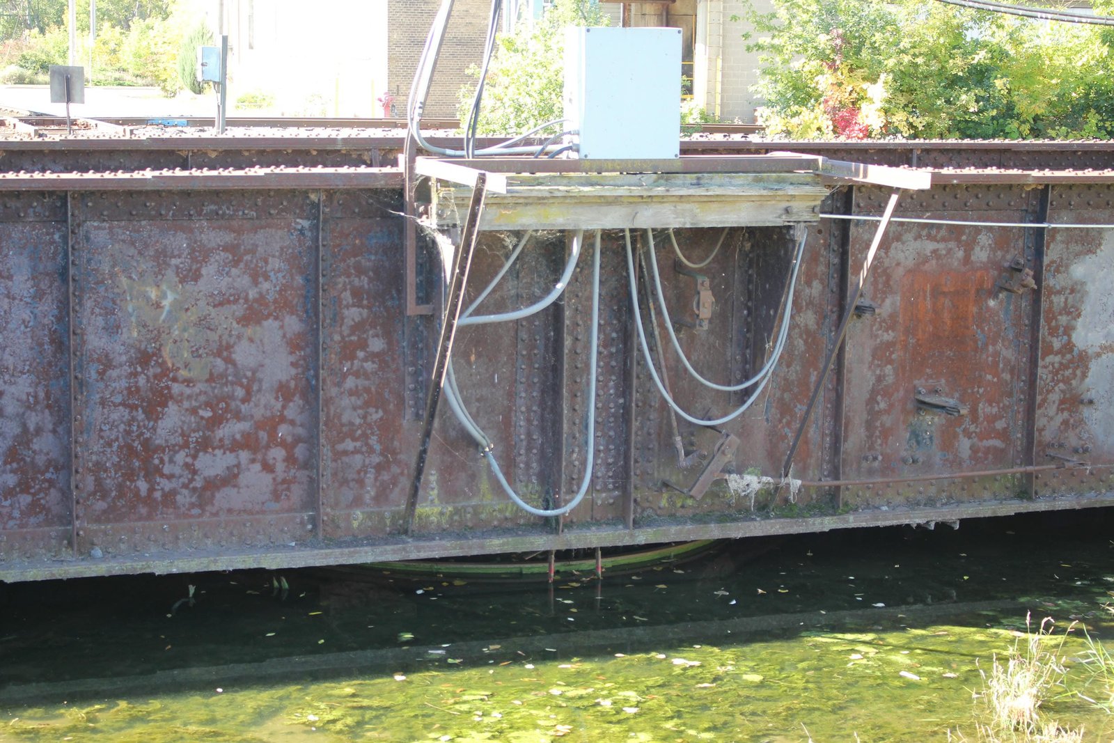 Center of girder details